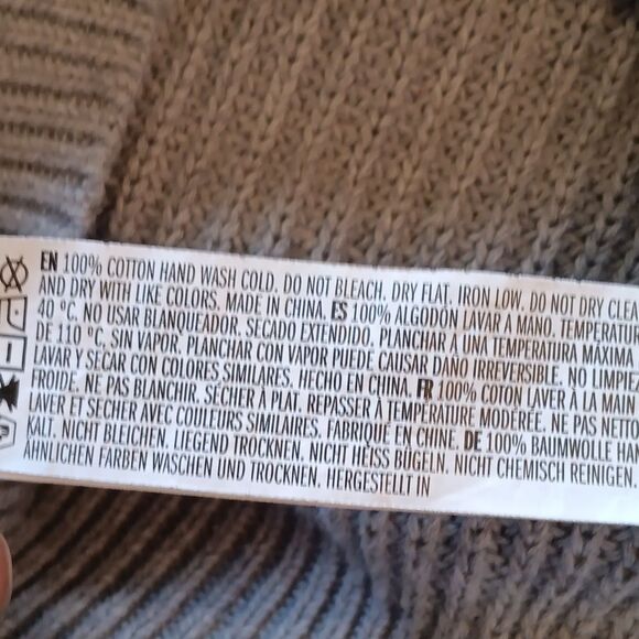 Forever 21 Light Gray Cotton  V-Neck Sweater - Picture 5 of 5